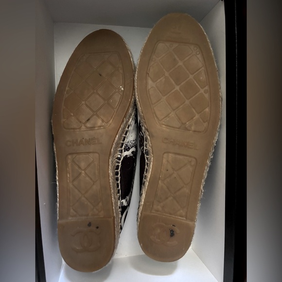 CHANEL Printed Canvas Grosgrain Espadrilles - Picture 9 of 11